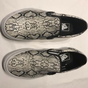 Classic slip on Vans - discontinued snake print